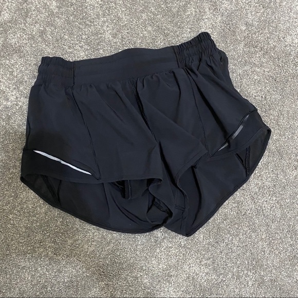 lululemon athletica Pants - Black Lululemon 2.5 inch hotty hot shorts size 8